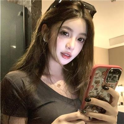 挎斗摩托车里的狗